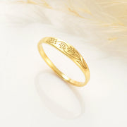 Engraved Birthflower Ring - Lyphiyes